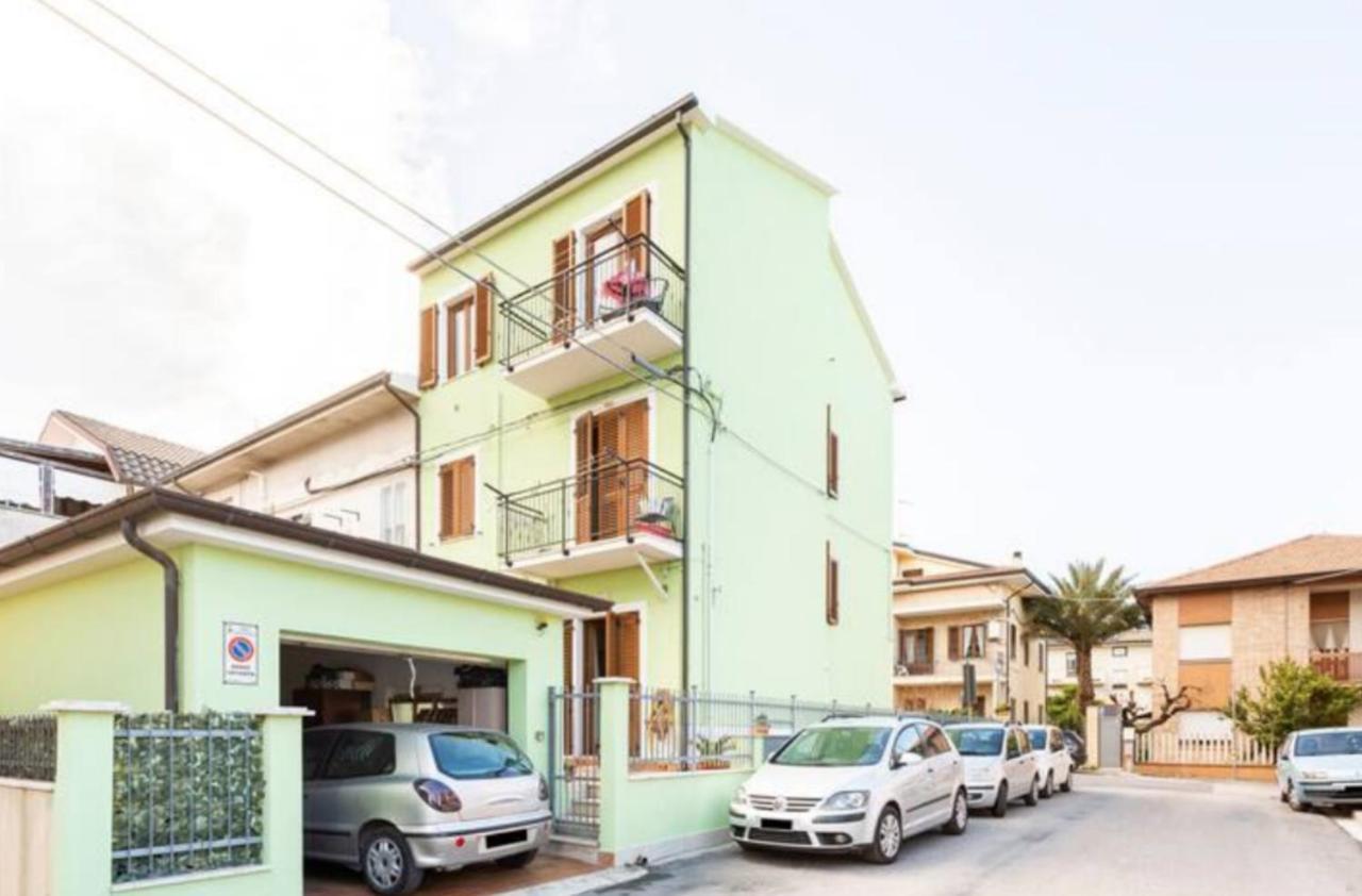 Apartmán Casa Lilly Porto SantʼElpidio Exteriér fotografie